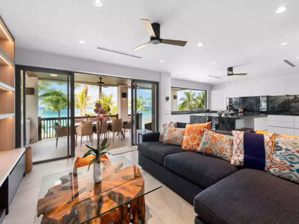 Experience Luxury Five Bedroom Retreat - Your Bohemian Escape in Nassau